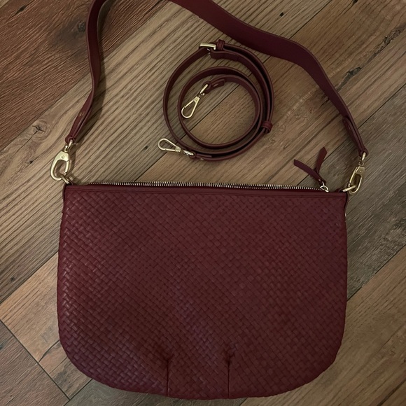 Quince Italian Leather Convertible Crescent Handwoven Shoulder Bag - Picture 5 of 7